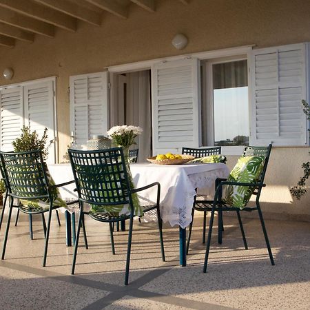Pegasus Apartments & Rooms Макарска Екстериор снимка